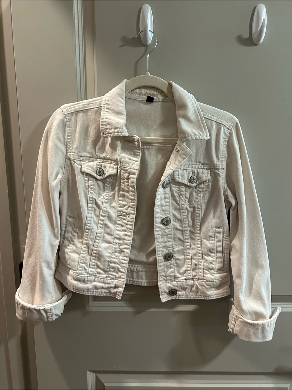 American Eagle Outfitters White Cropped Denim Jacket